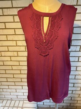 Daniel Rainn Burgundy Crochet-Trim Sleeveless Keyhole Top